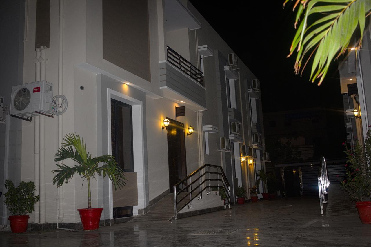 Zifan Hotel&Suites Karatschi Exterior foto